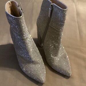 EUC Steve Madden Silver Sparkle Heeled Boots
